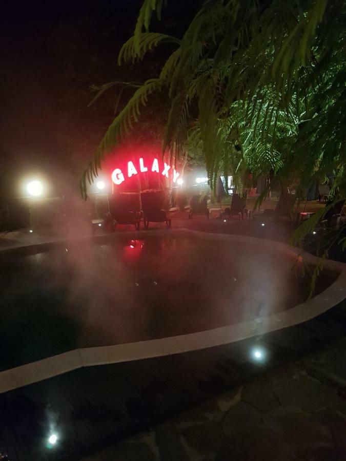 צ'יפליק Galaxy Hotel מראה חיצוני תמונה